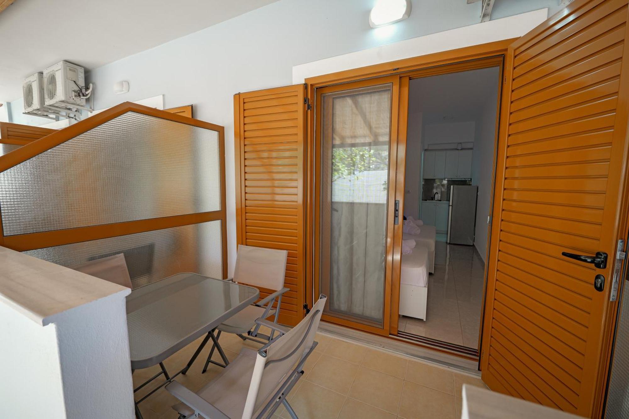 Guest House Moonlight Ksamil Exterior photo