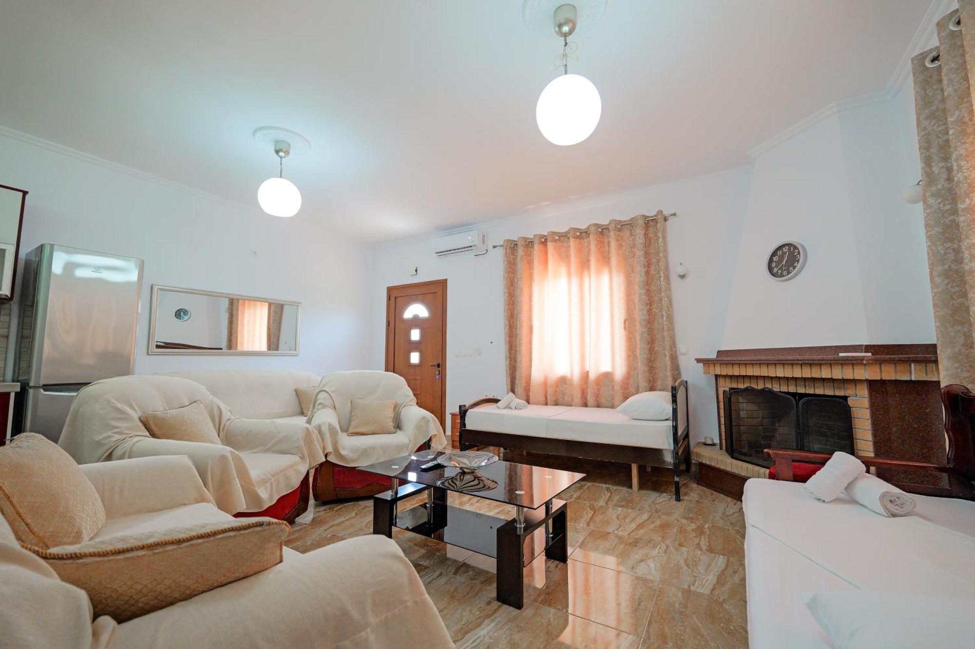 Guest House Moonlight Ksamil Exterior photo